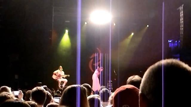 Halestorm "You Shook Me All Night Long" (AC/DC Cover) live in Philadelphia, PA (12/27/12) смотреть онлайн