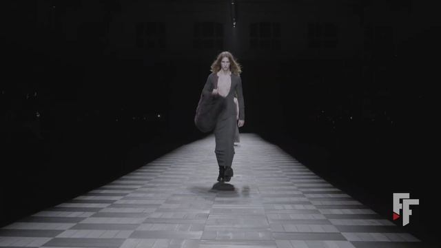 Ann Demeulemeester | Fall Winter 2023/2024 | Full Show смотреть онлайн