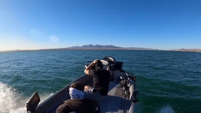 20hp Mercury vs 25hp Yamaha: An ENTIRELY NEW LEVEL of Portable Outboard Motors. смотреть онлайн