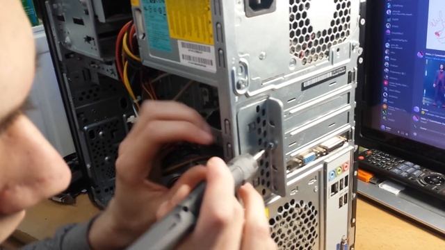 Unboxing de la ( AMD Radeon 550 ) смотреть онлайн