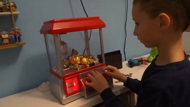 Похититель сладостей - GREATGADGETS CANDY GRABBER - игравой автамат смотреть онлайн