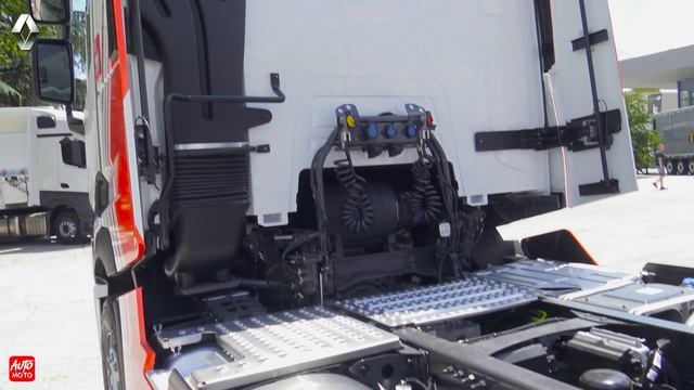 2021 Renault T480 - Exterior and Interior - Truck Expo 2021 смотреть онлайн