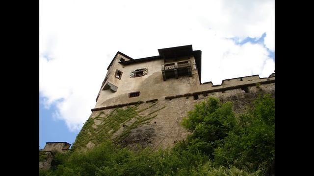 Sights of Austria - Hohostervitz Castle. Достопримечательности Австрии - Замок Гохостервитц. смотреть онлайн