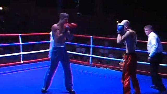 КИКБОКСИНГ. БОЙ. ТРЕНЕР - МАСТЕР СПОРТА ПО КИКБОКСИНГУ смотреть онлайн