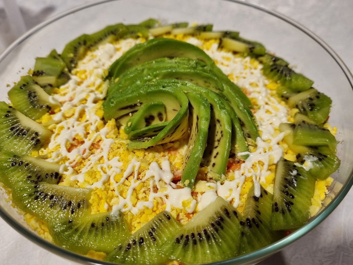 Сытный слоеный Салат на Праздничный стол с киви смотреть онлайн