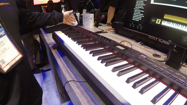 NAMM 2020 - Roland RD-88 Stage Piano смотреть онлайн