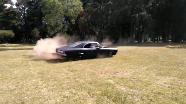 Jugando en el opel смотреть онлайн