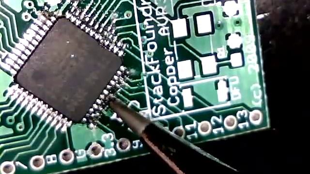 SMD soldering exercise #2: Crystal and AVR32 uC смотреть онлайн