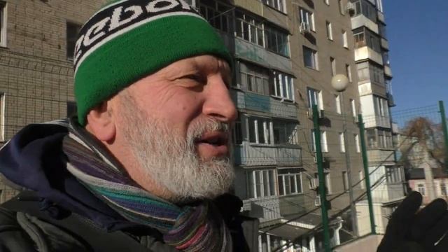 25.01.23. Детская площадка VIP-жильцов дома от ООО "КРИСТИНА" и их СОСЕДСТВО БОМЖАТНЯ. смотреть онлайн