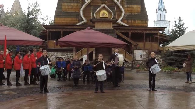 Выступление барабанщиков оркестра "Славянка" смотреть онлайн
