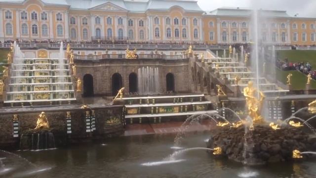 Запуск фонтанов в Петергофе смотреть онлайн