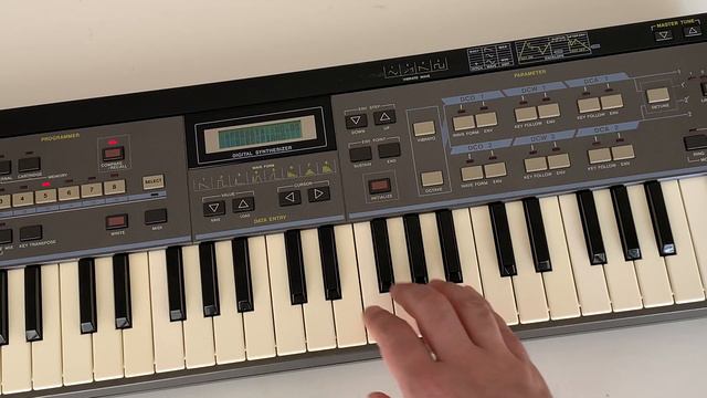 CASIO CZ-101 (Phase Distortion Synthesizer) смотреть онлайн