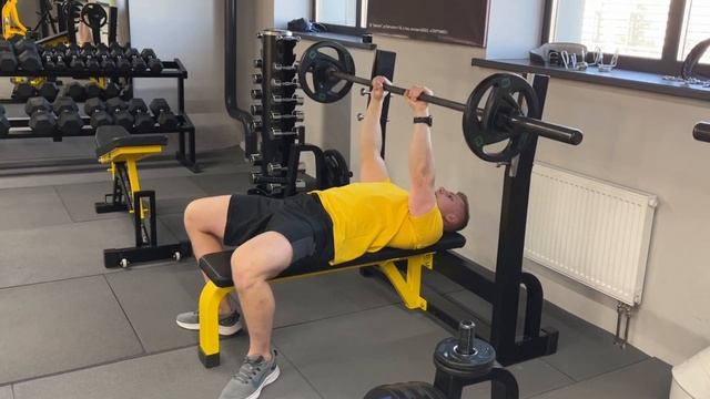 Жим узким хватом на трицепс смотреть онлайн