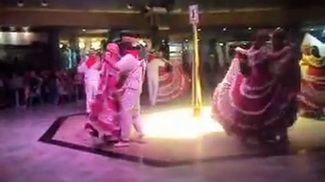 Demostración de baile Hotel Kaktus смотреть онлайн