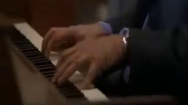 Dr. House Playing the Piano смотреть онлайн