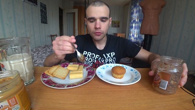 МУКБАНГ/АСМР МАФИНЫ/ВАФЕЛЬНЫЕ РУЛЕТИКИ/ПЕЧЕНЬЕ/АРАХИСОВАЯ, ШОКОЛАДНАЯ ПАСТЫ/КОФЕ/EATING/ASMR/Mukban