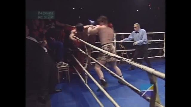 BARS. РЫЖИЙ ТАРЗАН (Вячеслав Дацик) VS МУСА (Мурад Мусаев) -93кг. 1/4 Кубок Арбата "Выживание" 2002 смотреть онлайн