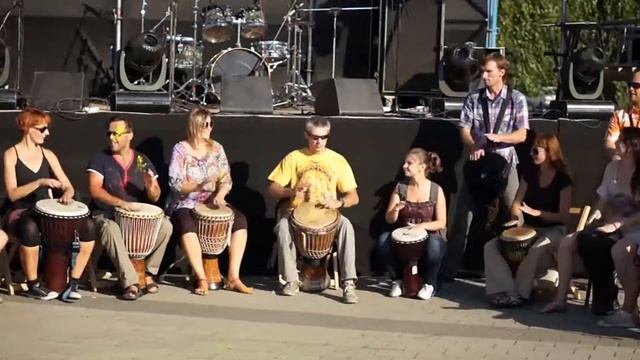 В Днепропетровске прошел фестиваль красок "Holiwood" смотреть онлайн