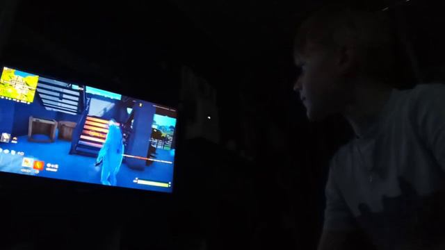 ИГРАЮ В ФОРТНАЙТ ***БЕСПЛАТНЫЕ ПОДАРКИ*** #ФОРТ смотреть онлайн