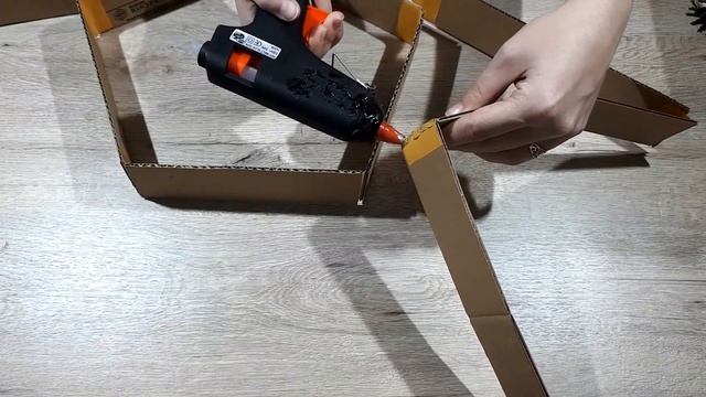 Новогодний декор "Звезда" из картона. Простая основа под гирлянду. смотреть онлайн