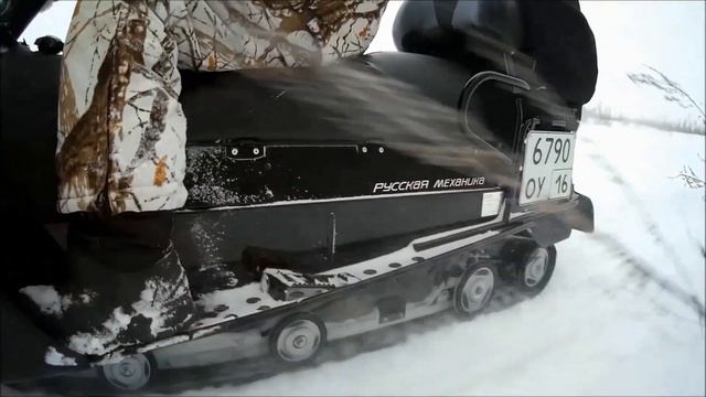 Снегоход Тайга "Варяг"-550. Вид на переднюю и заднюю подвеску в движении. смотреть онлайн