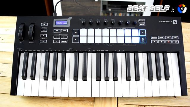 Novation LAUNCHKEY 37 MK3 - Unboxing смотреть онлайн