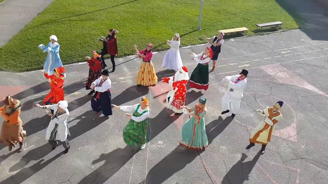 Õpetajate Flash mob 2014, Kohtla - Jarve lasteaed TUHKATRIINU. смотреть онлайн