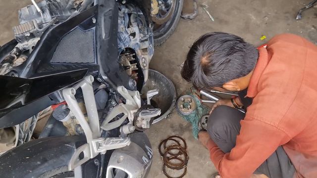 RS 200 SERVICE ? 40K KM DONE REAL BEAST RS 200 #rs200 #service #viral смотреть онлайн