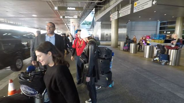 Supermodel Kaia Gerber Returns From Fashion Week смотреть онлайн