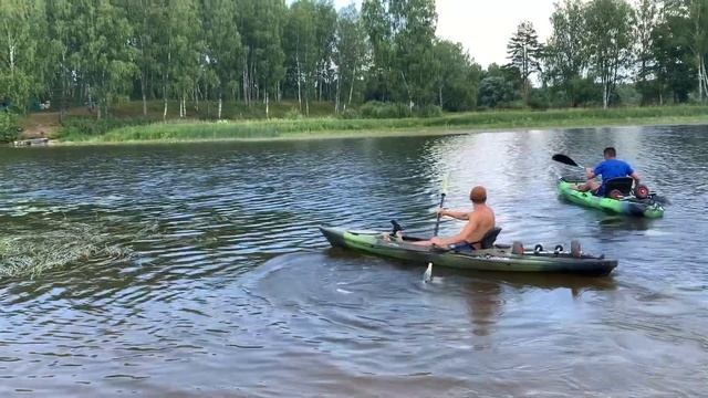 Кружим каяк на воде смотреть онлайн