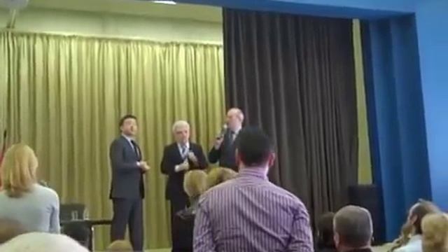 Губернатор ВОРОБЬЕВ прогоняет главу Одинцово со сцены смотреть онлайн