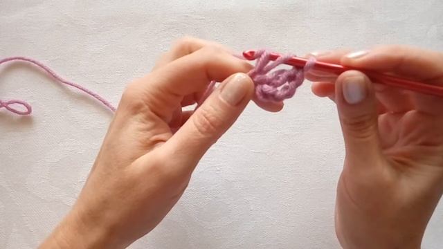 Учимся вязать крючком.5.Как вязать столбики с накидом. Для начинающих. смотреть онлайн