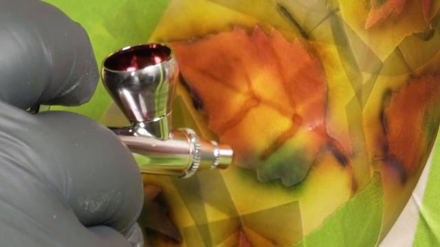 Iwata Neo CN Gravity-Feed Airbrush смотреть онлайн