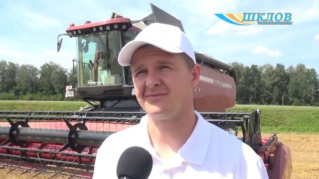 У ААТ “Александрыйскае” паступілі новенькія сучасныя камбайны “Палессе” смотреть онлайн