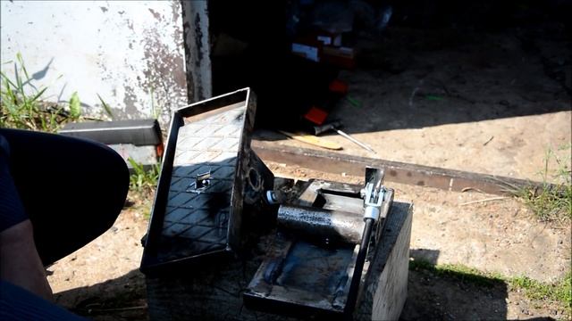 Самодельный экскаватор. Кабина. Часть вторая. смотреть онлайн
