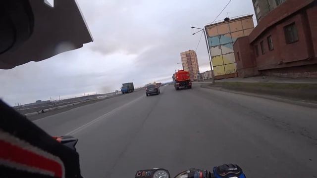 Топлю на совковом Минске 125 + про крепы камеры на шлем смотреть онлайн