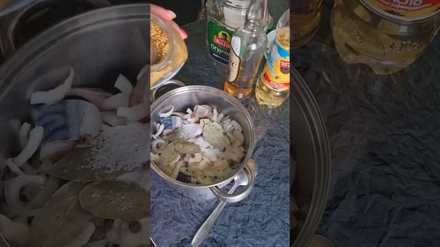 Мариную скумбрию, рецепт нашла в тик токе.