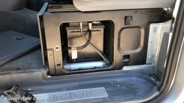 ⚠️Changer Batterie Mercedes Vito (Viano) Mercedes /Take off Battery Mercedes Viano