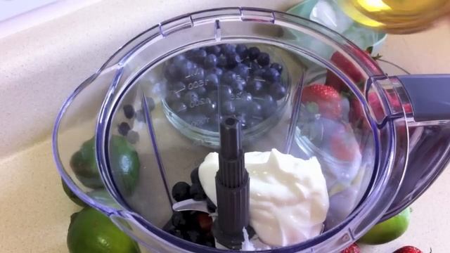 Fruit And Yogurt Smoothie смотреть онлайн