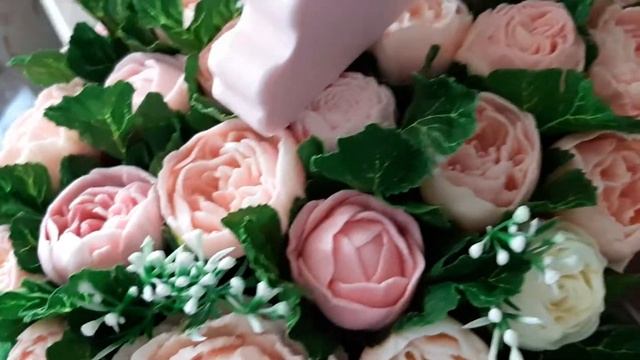 Дочке подарили. Это мыло ручной работы. Живые цветы не модно наверно сейчас. смотреть онлайн