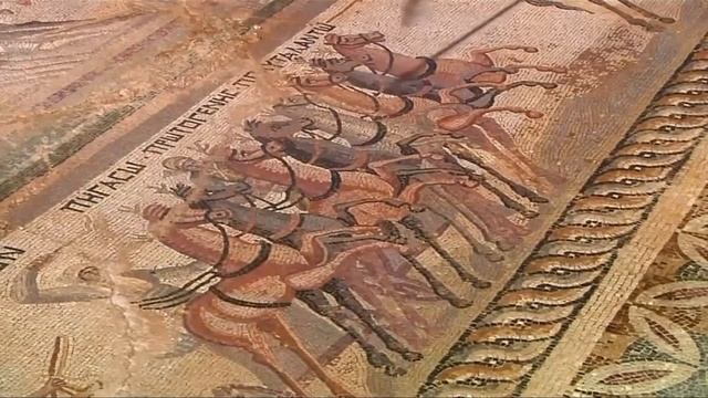 Читаем о последнем ипподроме Эллады. Мозаичная доска объявлений? смотреть онлайн