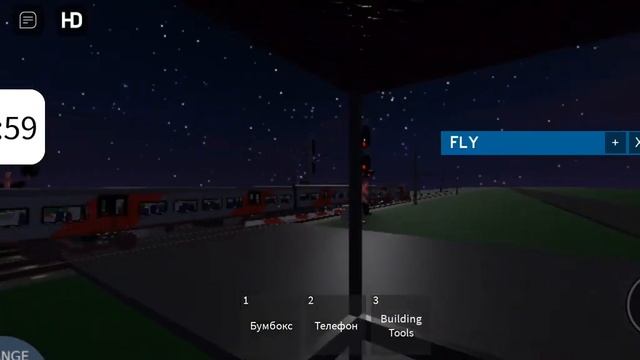 ЭС1П (Ласточка) пролетает железнодорожный переезд