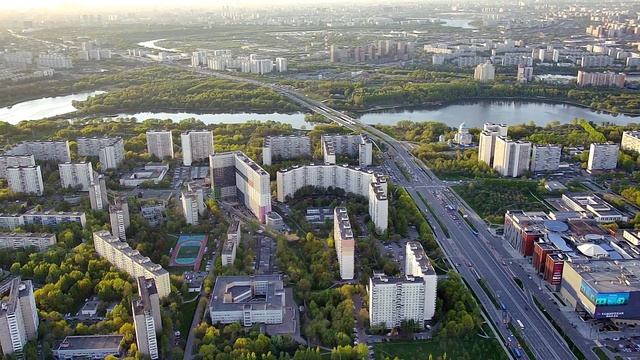 Орехово Борисово с высоты птичьего полета. Снято на квадракоптер sjrc f11s 4k pro смотреть онлайн