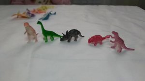 ДИНОЗАВРЫ.Обзор мини игрушек динозавриков.