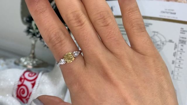 Кольцо с бриллиантами Кушон 1.01ct fancy brownish yellow/SI1 смотреть онлайн