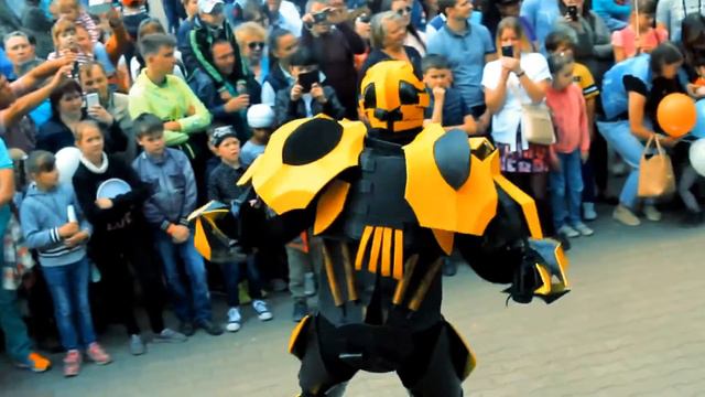 Шоу роботов Трансформеров г.Екатеринбург смотреть онлайн