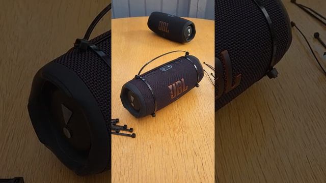 JBL CHARGE 5 ZIP TIE HANDLE смотреть онлайн