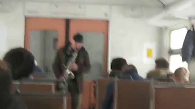 10.03.2009 музыкант в электричке смотреть онлайн