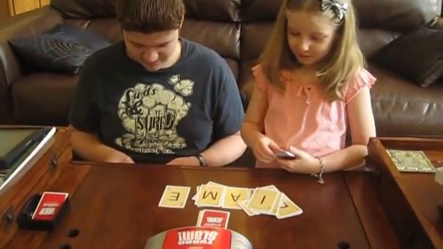 Scrabble Turbo Slam смотреть онлайн