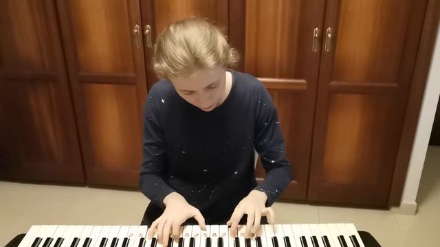 Johann Sebastian Bach: Sinfonia No. 4 in D Minor (BWV 790), celesta sound смотреть онлайн